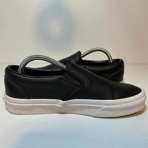 Vans classic slipon Perf leather shoe black size women’s 7 perforated 216 Box 25 - Picture 4 of 10